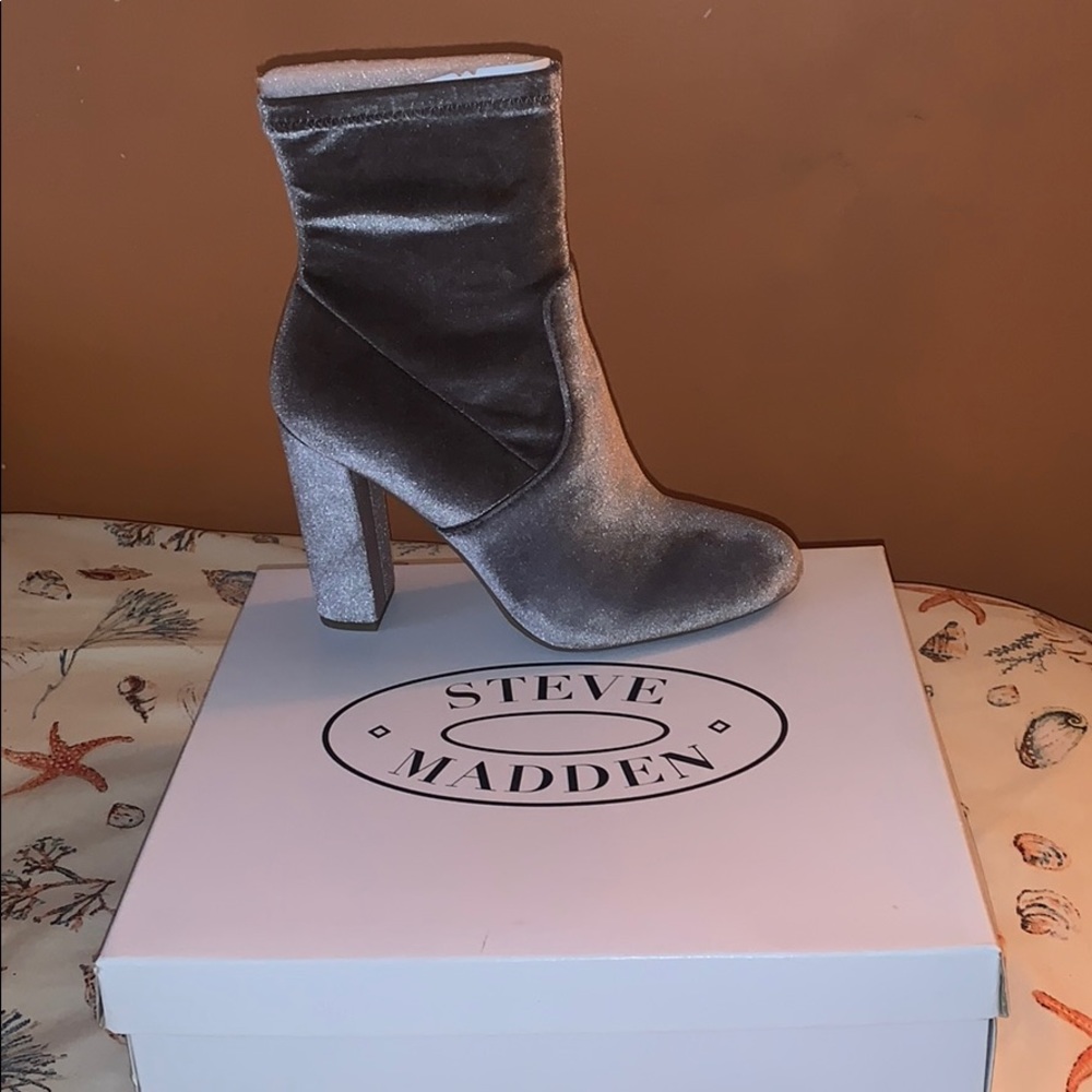 Steve Madden Gray Bootie